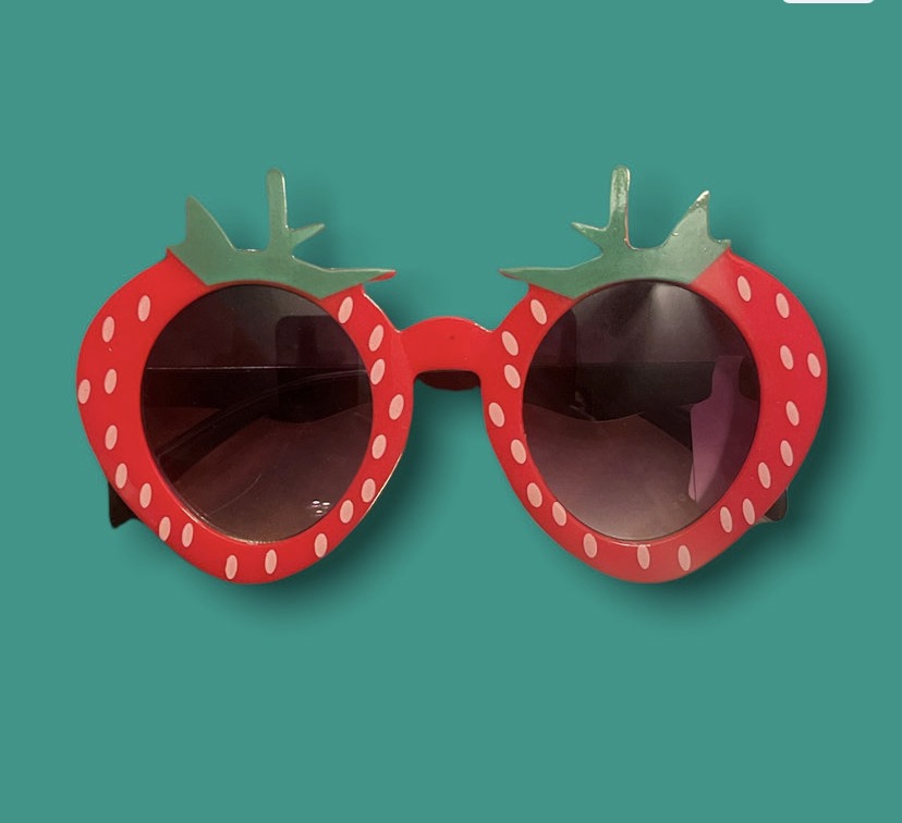 STRAWBERRY FRAMES